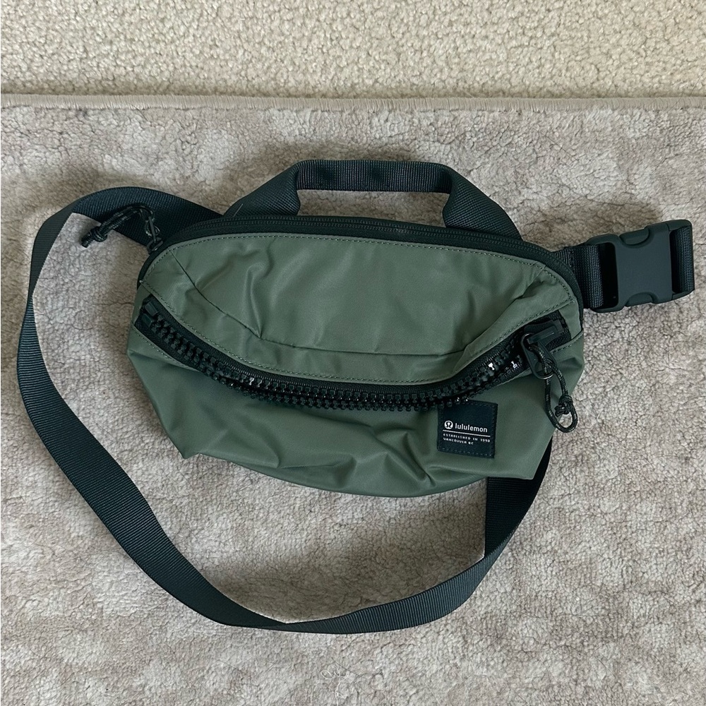 Lululemon Athletica Olive Belt Bag